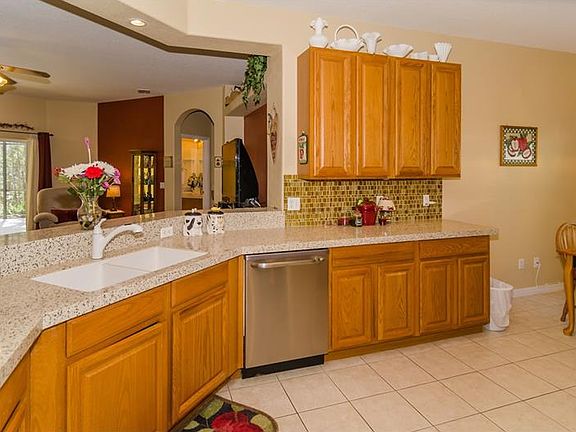 5th image of 635 Carey Way