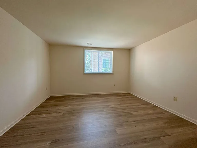 4675 Logsdon Dr — Photo 10