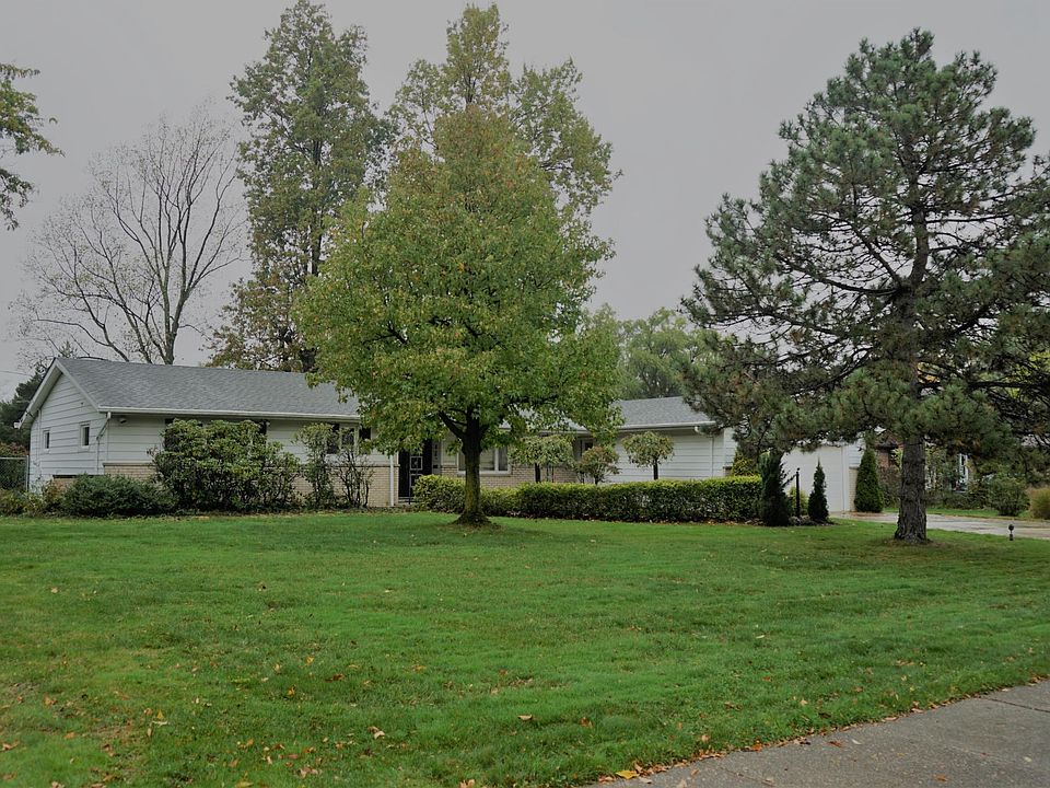 1st image of 2832 Shakercrest Blvd