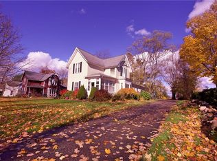 13748 Spring St, Burton, OH 44021