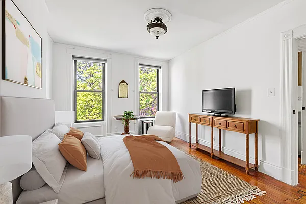 Sold by Compass | media 7