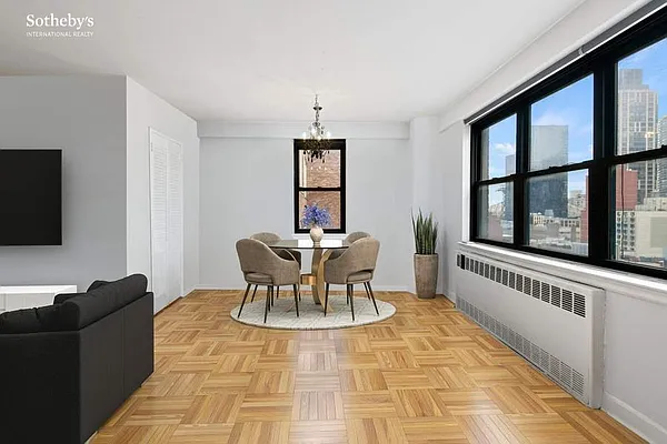 Rented by Sotheby's International Realty | media 4