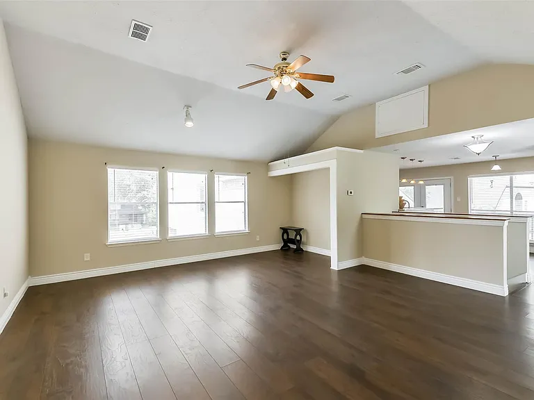 3911 Cherry Forest Dr — Photo 36