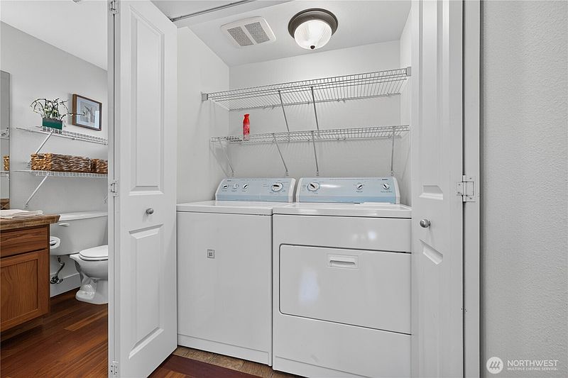 4th image of 5013 40th Avenue NE