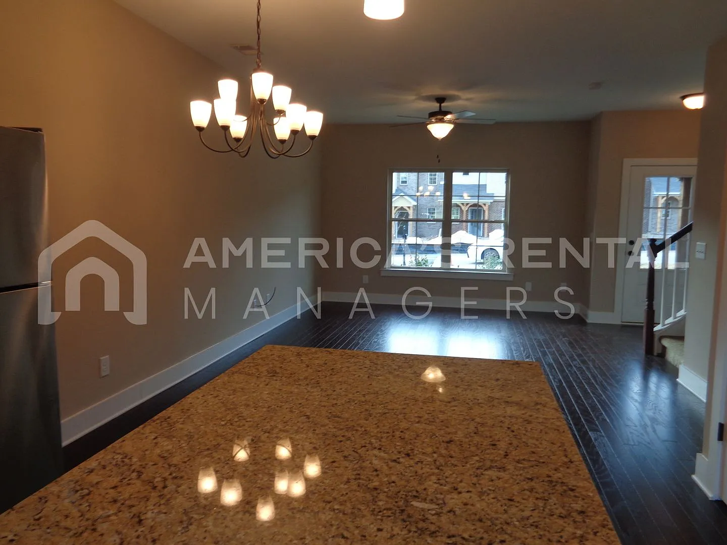 Gorgeous Town Home for Rent... Available to View with 48 Hour Notice — Photo 4