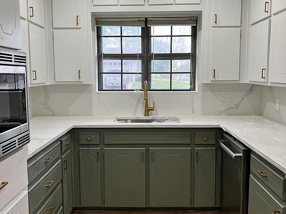 3rd image of 3000 Bramble Oaks Ct