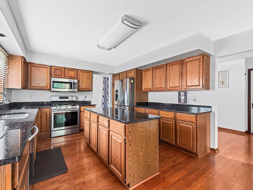 4877 Davis Ct, photo 3
