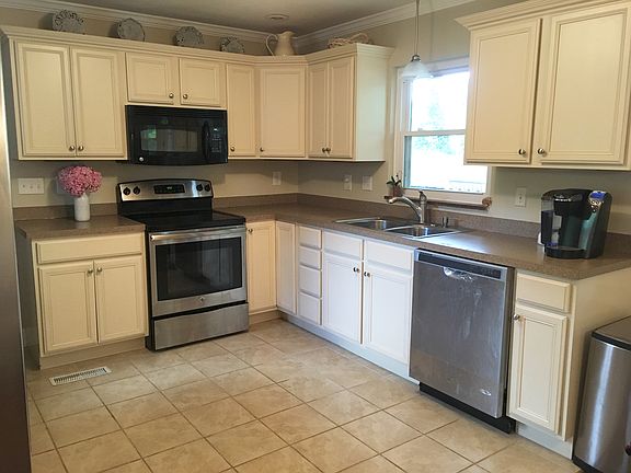 2nd image of 7504 Rocky Hill Ln