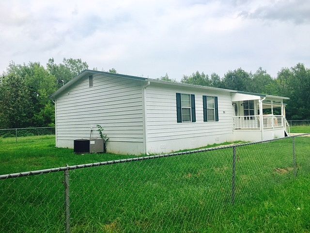 1st image of 301 Roden Ln