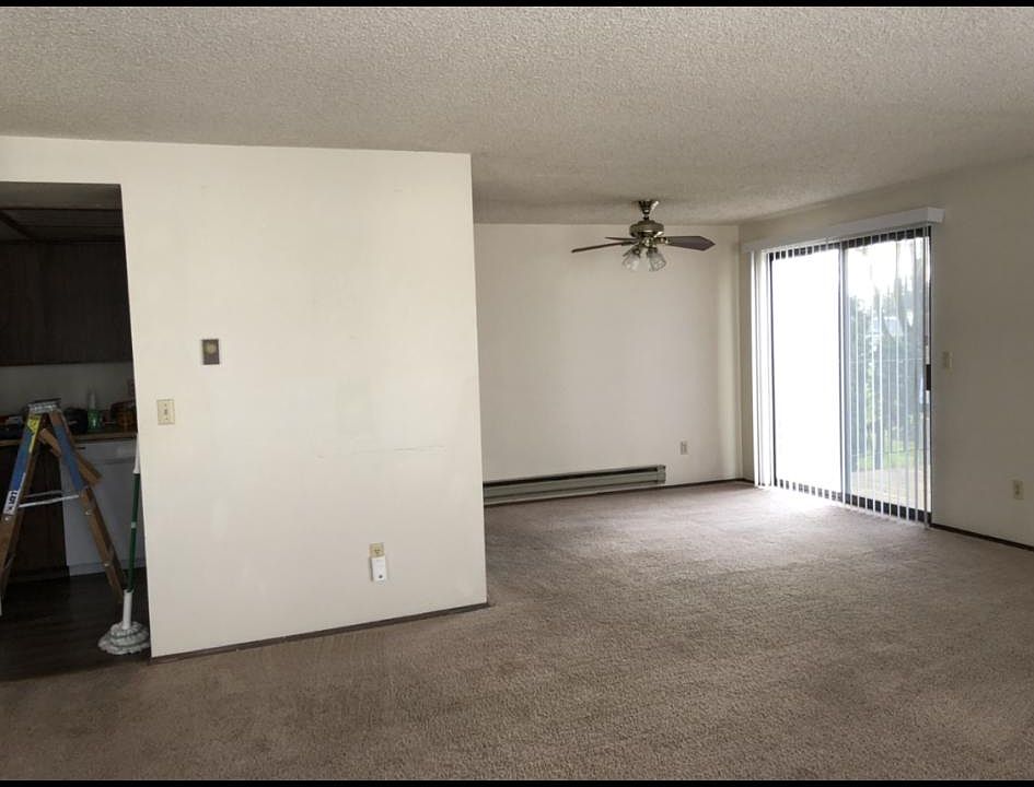 1st image of 709 F Pl NE APT 3
