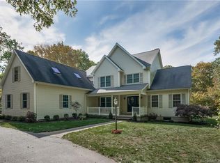 71 Troutwood Dr, New Hartford, CT 06057