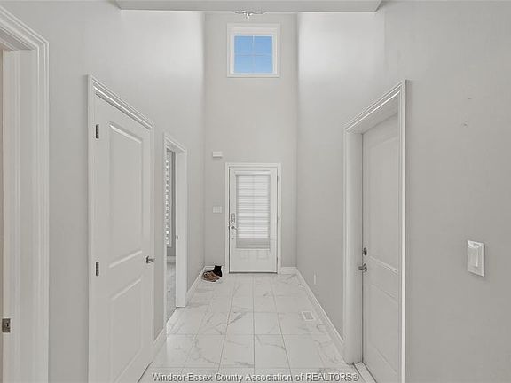 3rd image of 313 Kelly Rd