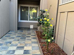 22898 Cricket Hill Rd, Cupertino, CA 95014