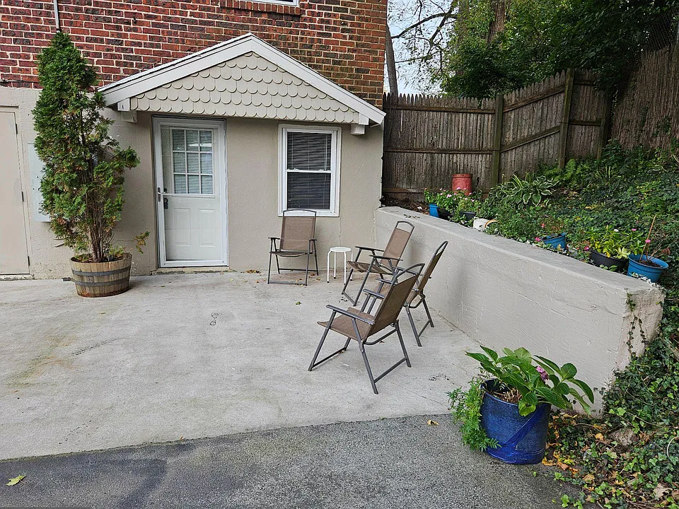 200 N Wayne Ave #1