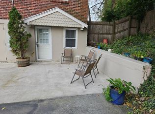 200 N Wayne Ave APT 1, Wayne, PA 19087