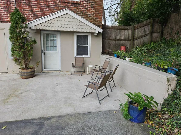 200 N Wayne Ave APT 1, Wayne, PA 19087