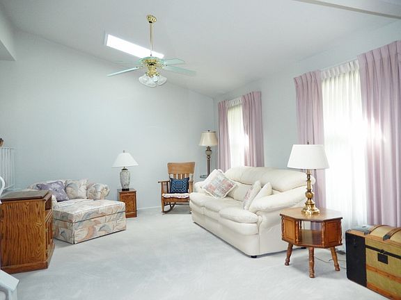 3rd image of 3109 Carriage Way Dr