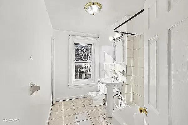 1st image of 140 Macon St APT 4