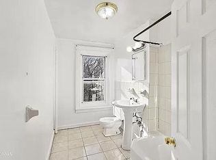 140 Macon St APT 4, Brooklyn, NY 11216