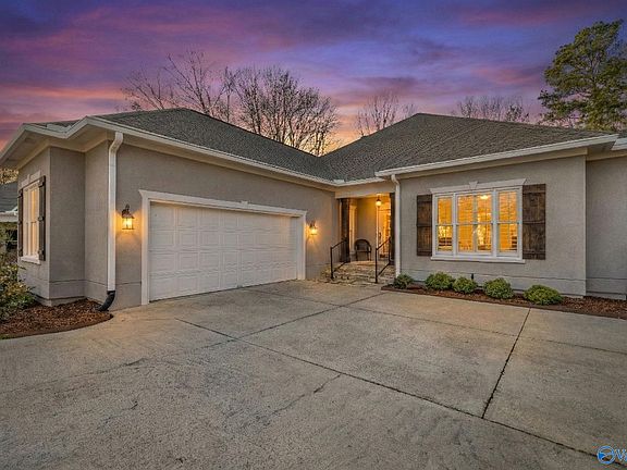 2nd image of 162 Ridgewood Cir