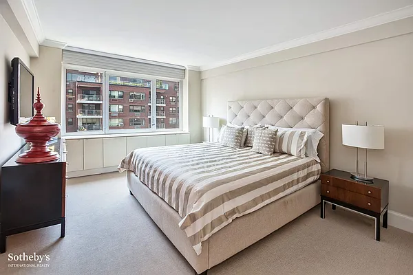 Sold by Sotheby's International Realty | media 10