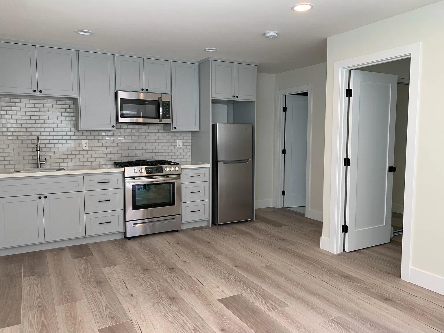 808 Delaware St — Photo 2