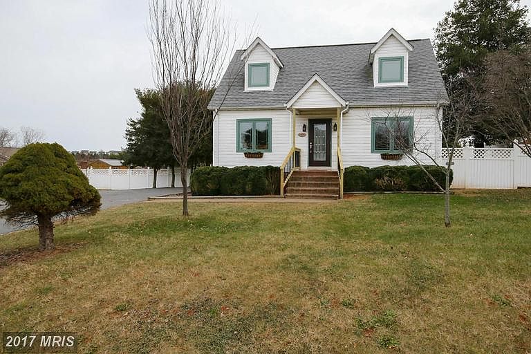 1st image of 2405 Blossom St