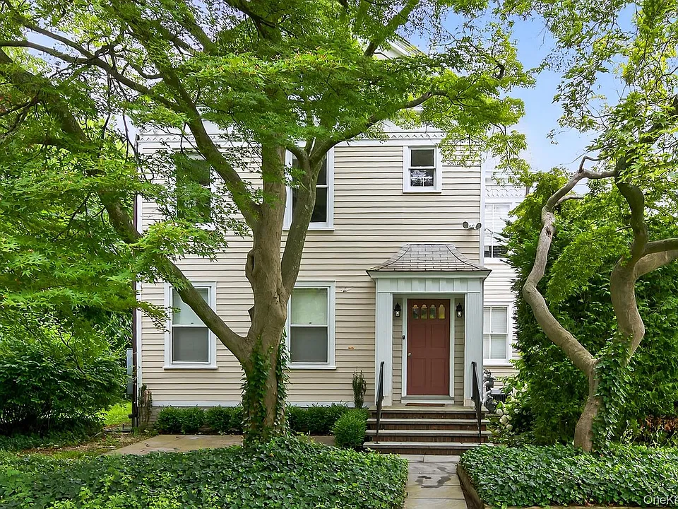 95 High St #3
