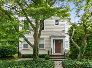 95 High St APT 2, Huntington, NY 11743