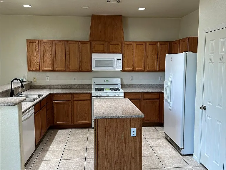 10060 Bonterra Ave — Photo 11