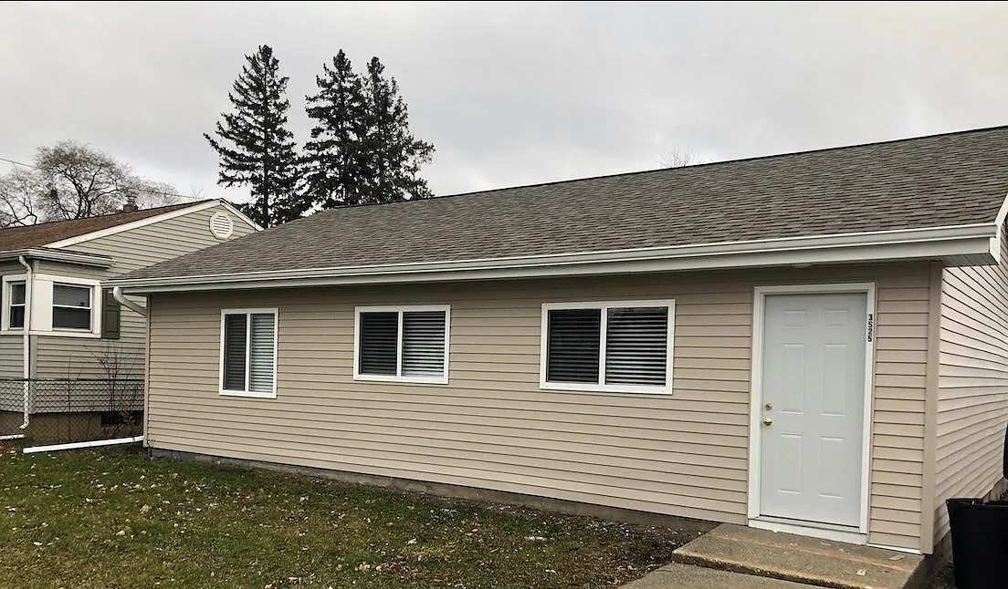3525 Brandon St — Photo 3