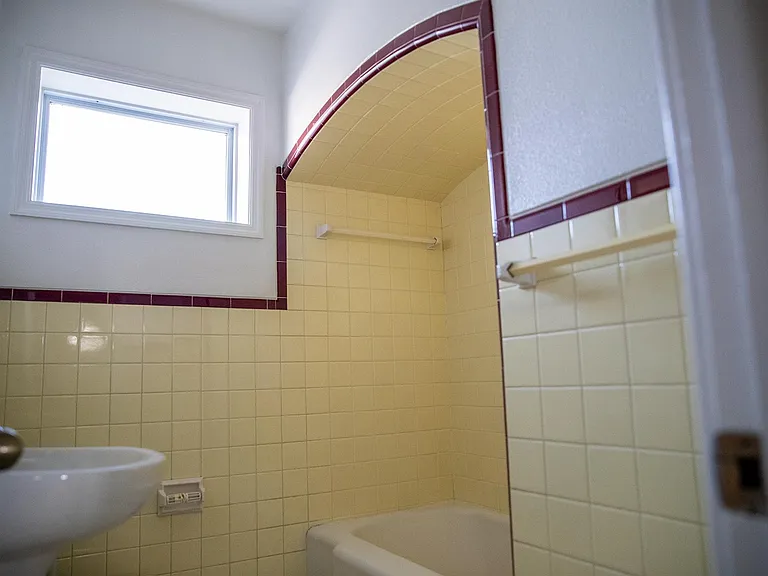 127 1st Ave S #10 — Photo 13