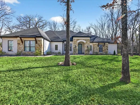 107 Oakbend Trl, Mabank, TX 75147