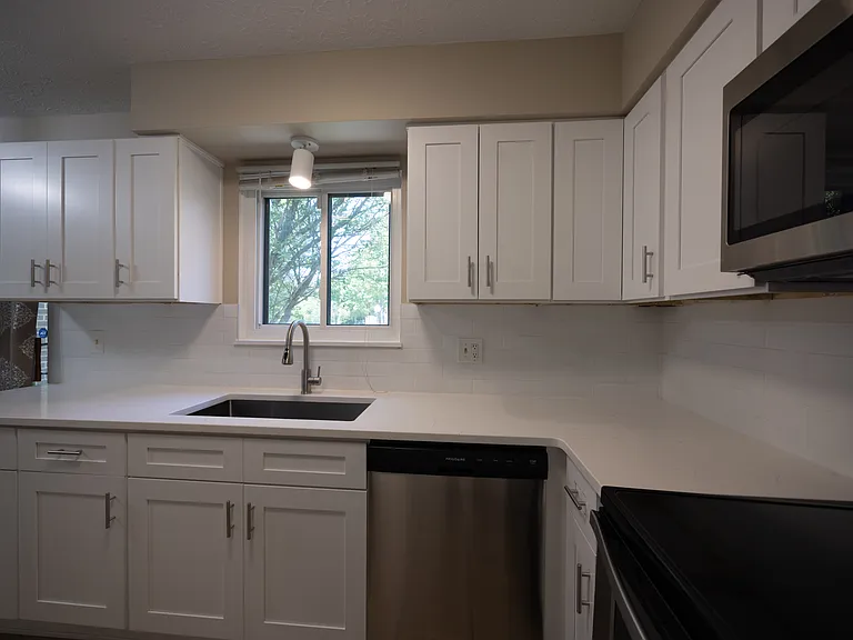 4445 Cushing Ln — Photo 7