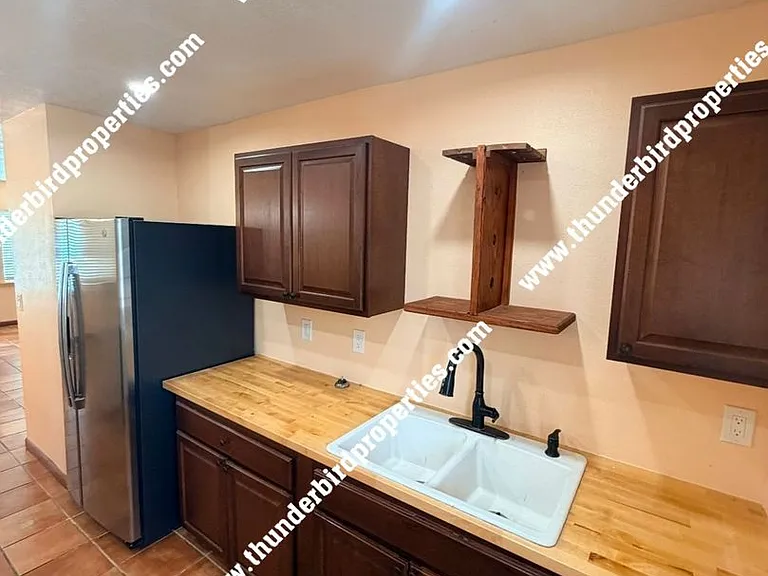 1307 San Mateo Blvd NE — Photo 16