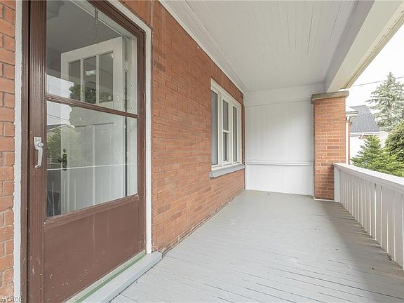 4th image of 177 Regina St N