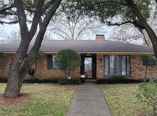 304 Lakewood Dr, Desoto, TX 75115