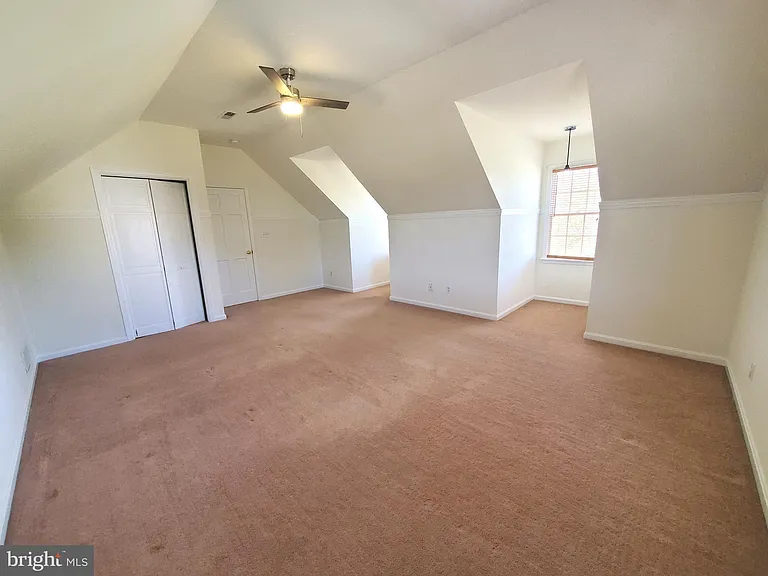 614 E Pebworth Rd — Photo 40