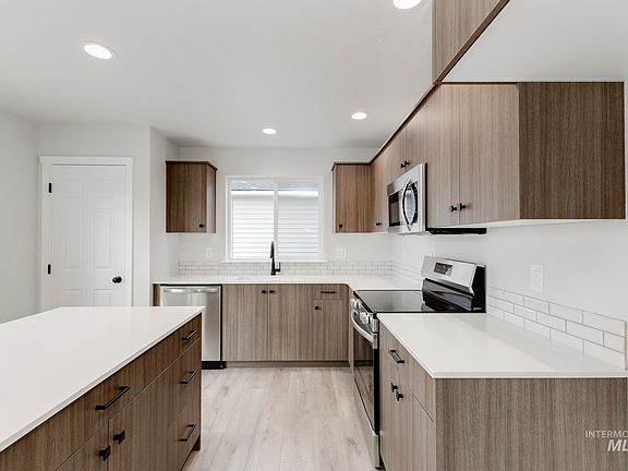 6th image of this home