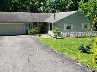310 Lanewood Dr, New Castle, PA