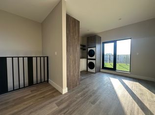 140 Schaffer St UNIT 5, Brooklyn, NY 11207