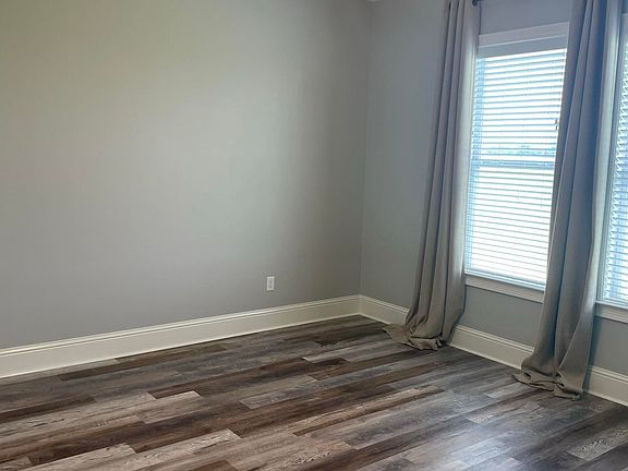 5th image of 181 Margie St