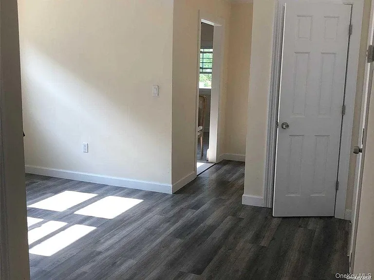 422 E Chester St #UPPER — Photo 6