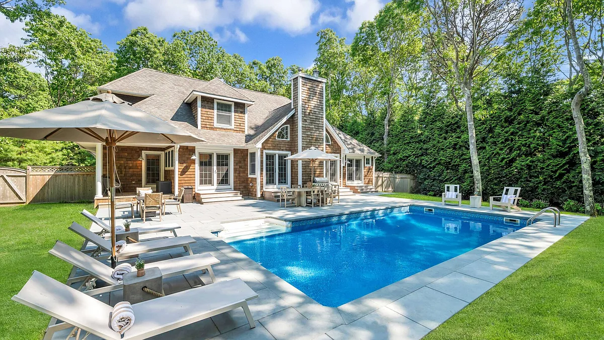 Building Photo - 117 Montauk Blvd