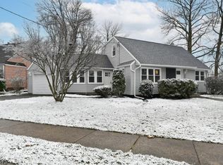 702 Franklin Ter, Roselle, NJ 07203