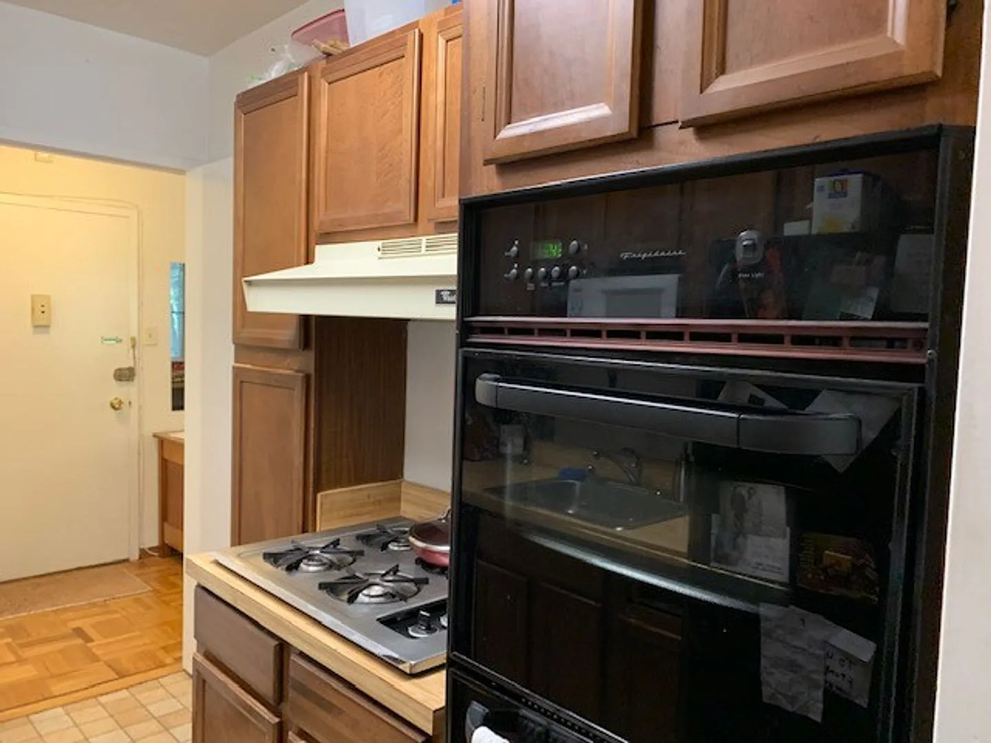 Charming and Sunlit 1 BD, 1 BA with Main Level Walk-in in Glover Park, NW DC!! Utilities Included — Photo 4