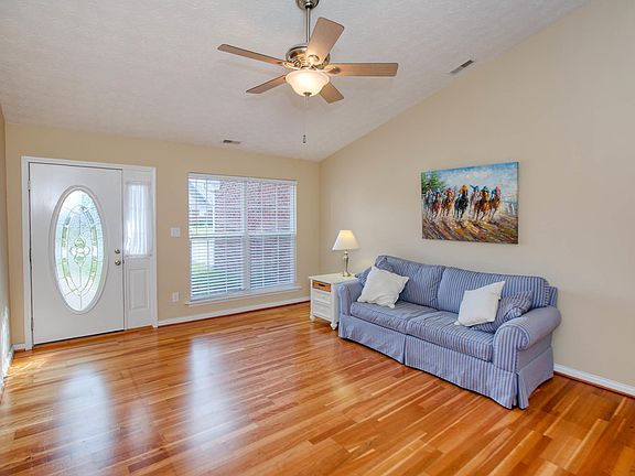 4th image of 8907 Stara Way