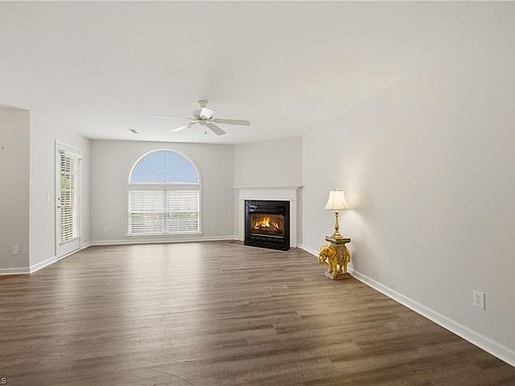 4th image of 223 Mill Pond Dr