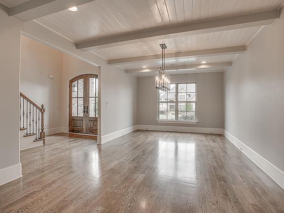 5th image of 624 Gardenia Way