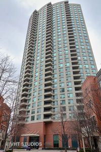 501 N Clinton St APT 2107, Chicago, IL, 60654